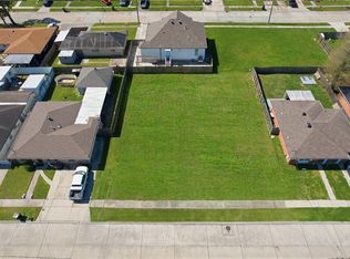 2920 Chalona Dr, Chalmette, LA 70043