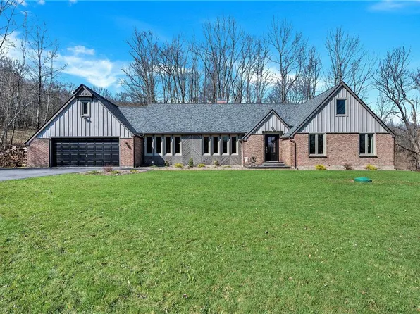 2407 Creamton Dr, Lakewood, PA 18439