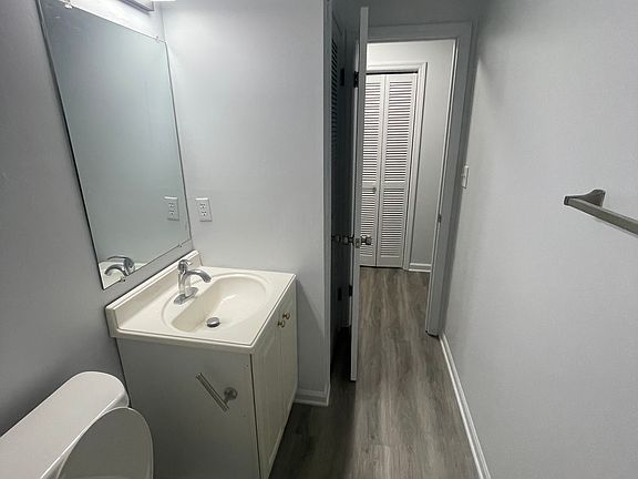 3rd image of 195 Pamela Dr
