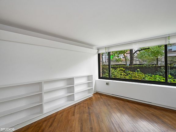 5th image of 1555 N Sandburg Ter #104K-106K