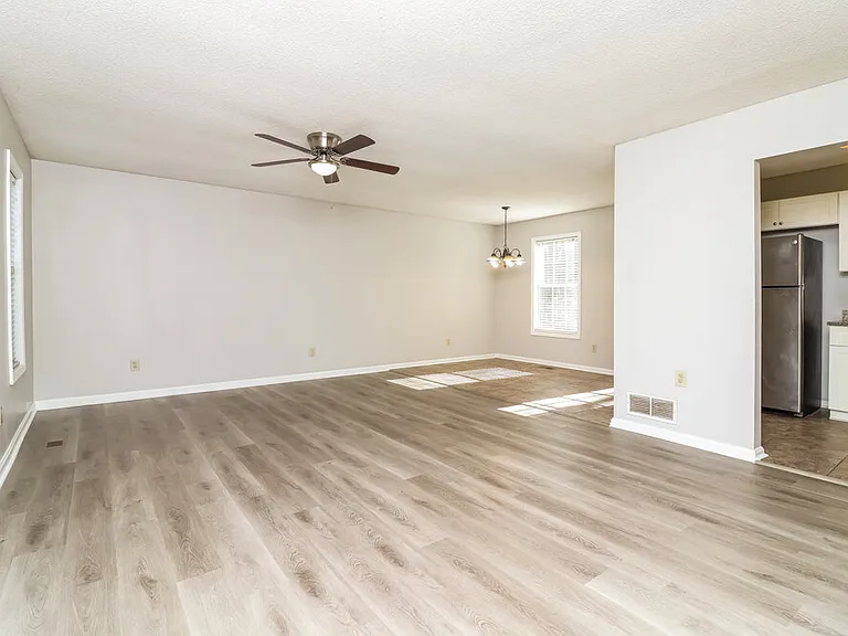 200 Campbell Dr — Photo 6