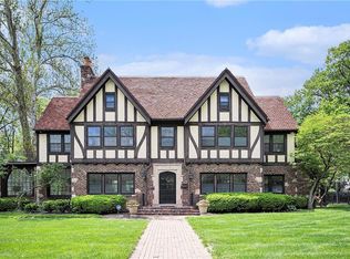 5760 Ward Pkwy, Kansas City, MO 64113