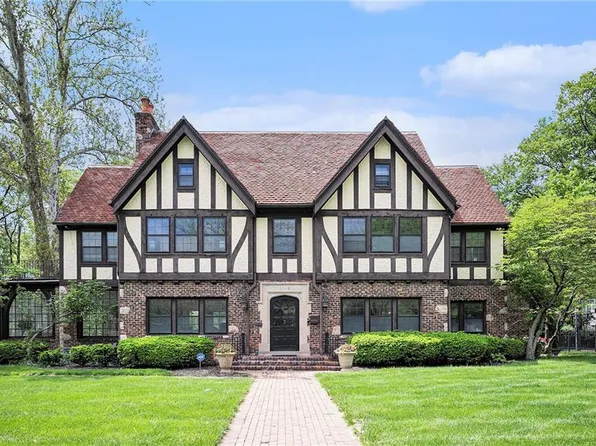 5760 Ward Pkwy, Kansas City, MO 64113