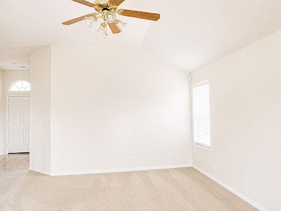 3rd image of 100 Lightfoot Ct