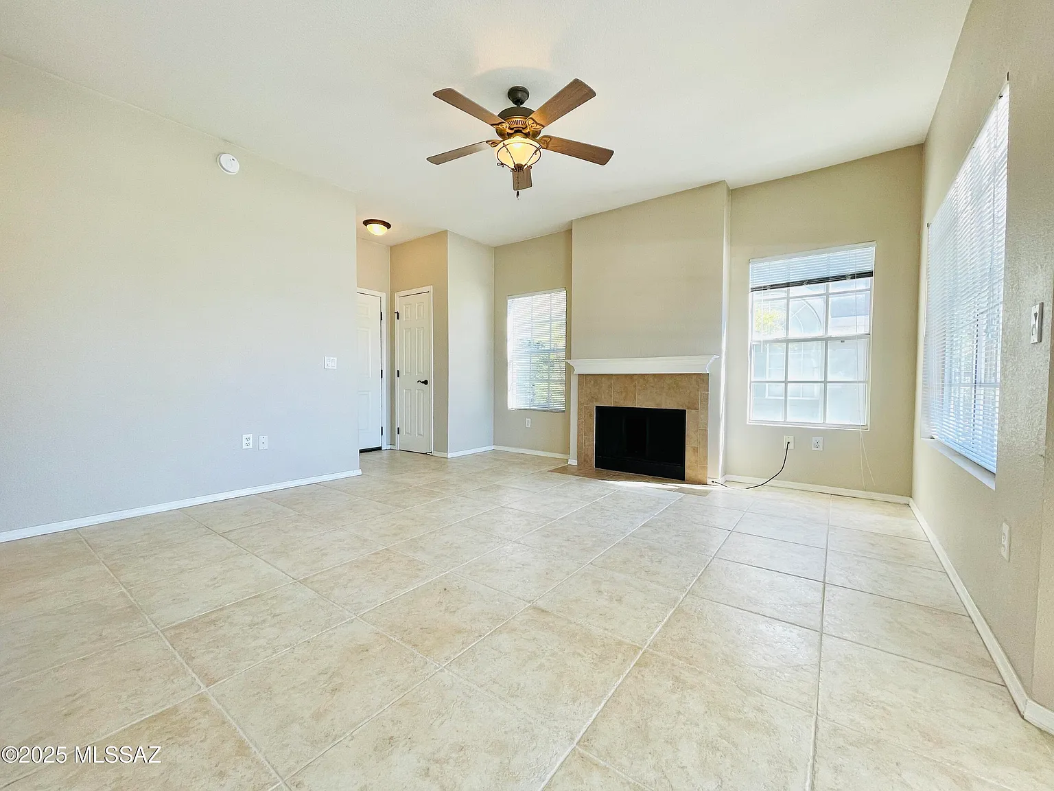 2 bed, 2.0 bath, 1057 sqft, $1,495 — Photo 3