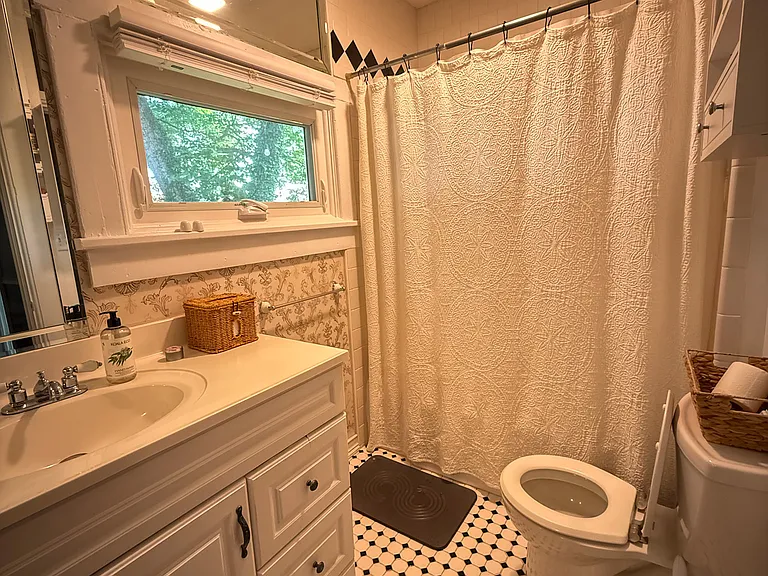 316 W Maple St — Photo 12