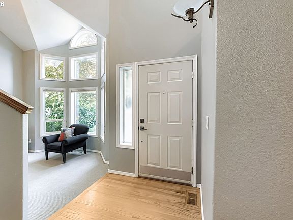 4th image of 384 SE 58th Ct