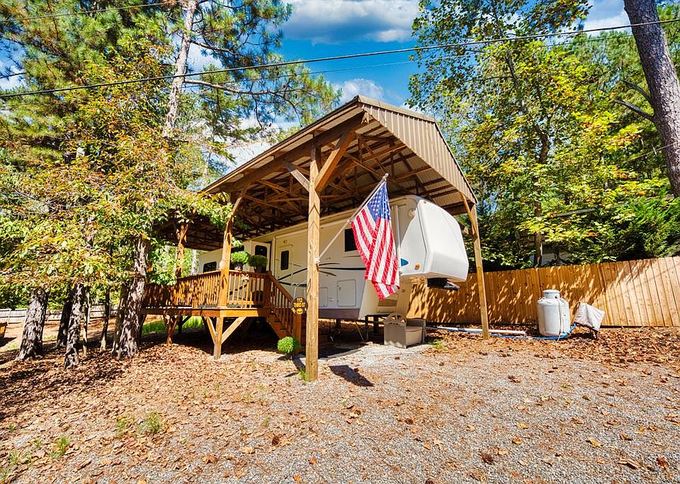 1st image of 112 3rd St