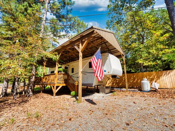 112 3rd St, Ellijay, GA 30540