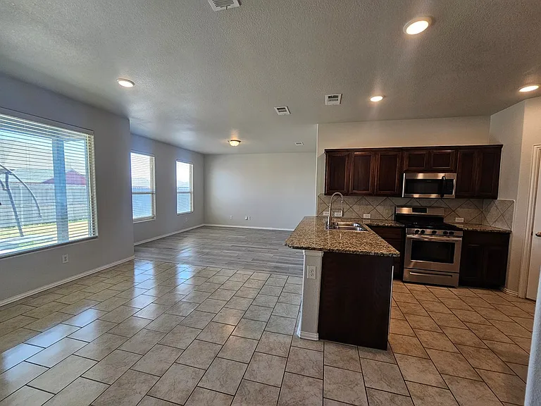 7208 Brooks Ranch Rd — Photo 4