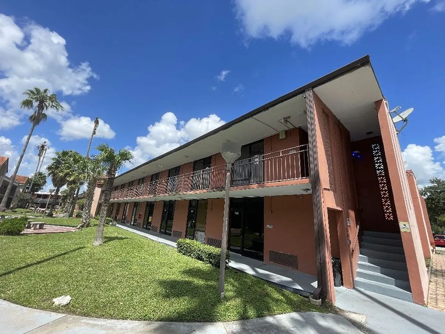 Centrally located condo studio in Orlando! - next to Florida Mall - all utilities included! — Photo 1