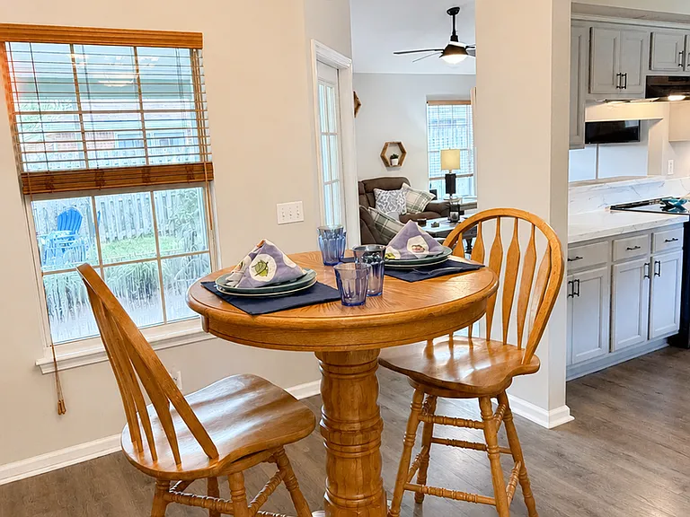 102 Summer Dr — Photo 15