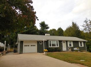 55 Maple Hts, West Springfield, MA 01089