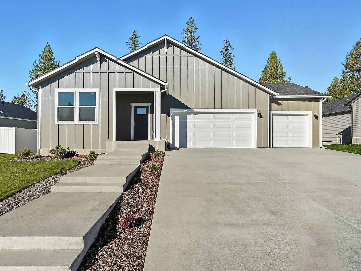 3 bed, 1840 sqft, $2,575 — Photo 1