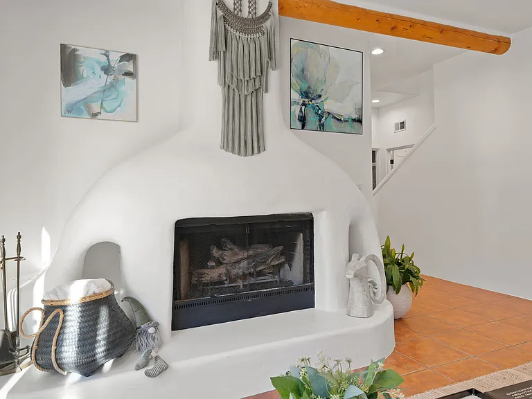 Modern Pueblo design, working fireplace