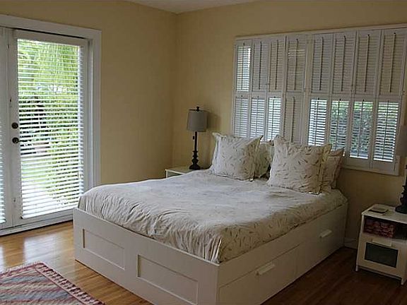 5th image of 921 Placetas Ave