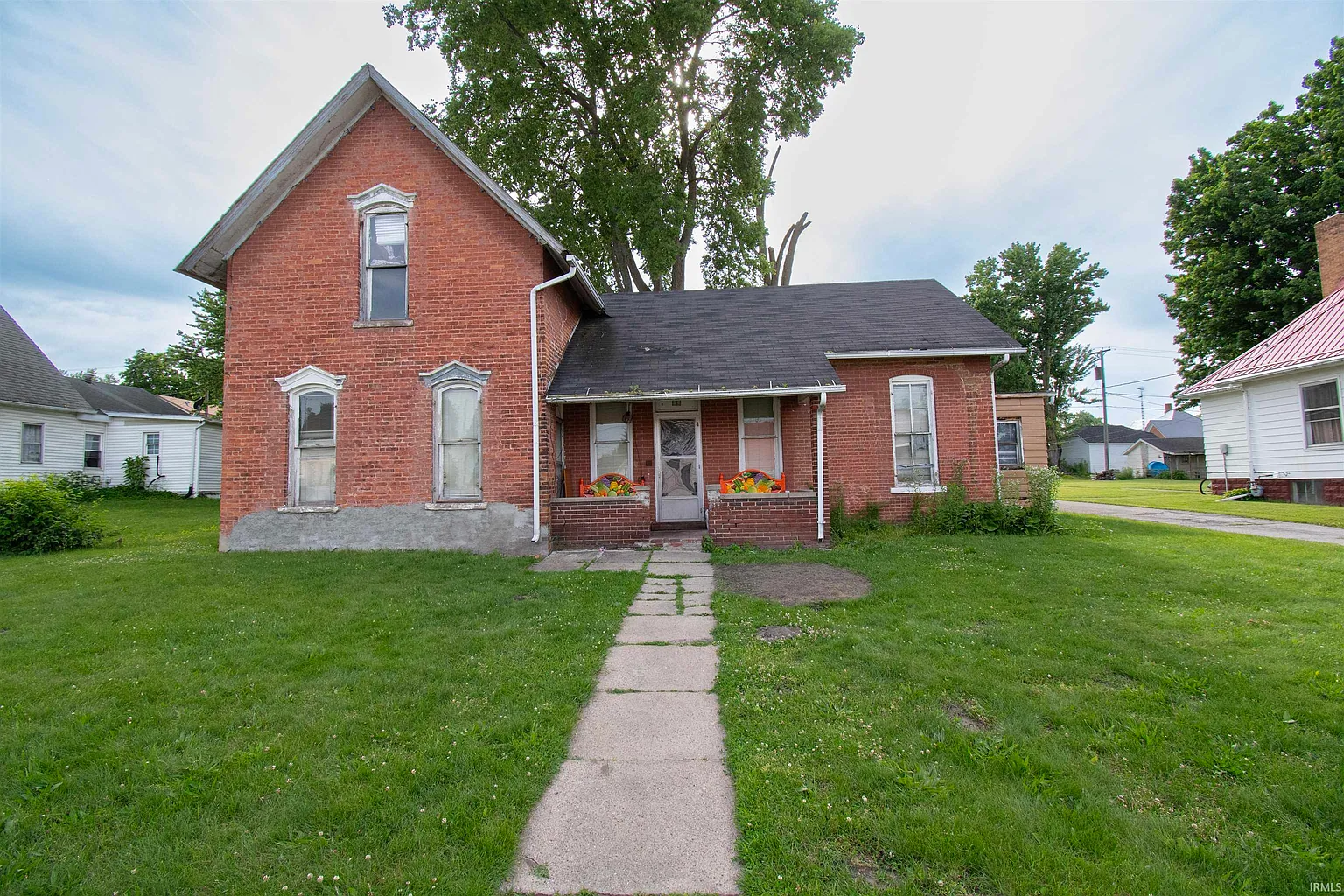 504 McLean St photo 1