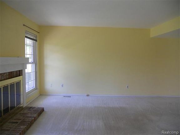 5th image of 42193 Pellston Dr #281