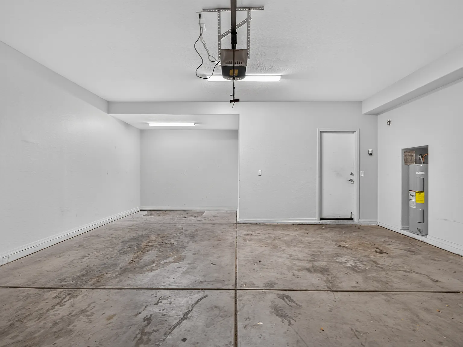 Spacious 4-Bedroom Home in a Gated Community with Huge Backyard! — Photo 3