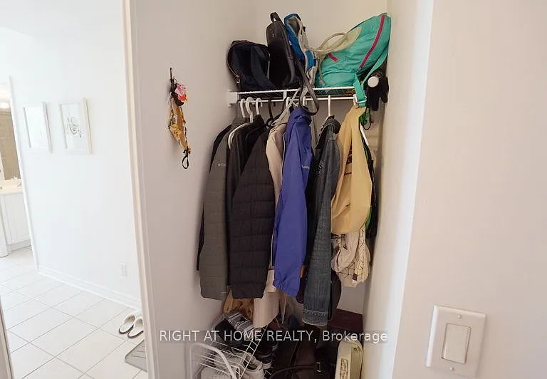 219 Fort York Blvd #3307 — Photo 36