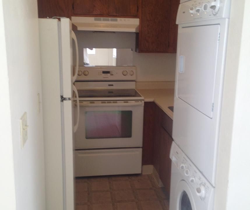 1st image of 515 E Jacinto St