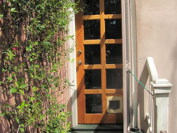 107 Pearl St, Savannah, GA 31405