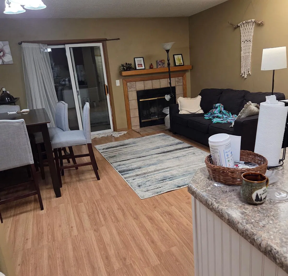 2 bed, 850 sqft, $1,700 — Photo 3