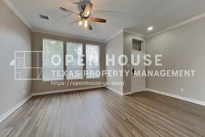 3 bed, 2.5 bath, 2068 sqft, $2,325 — Photo 3