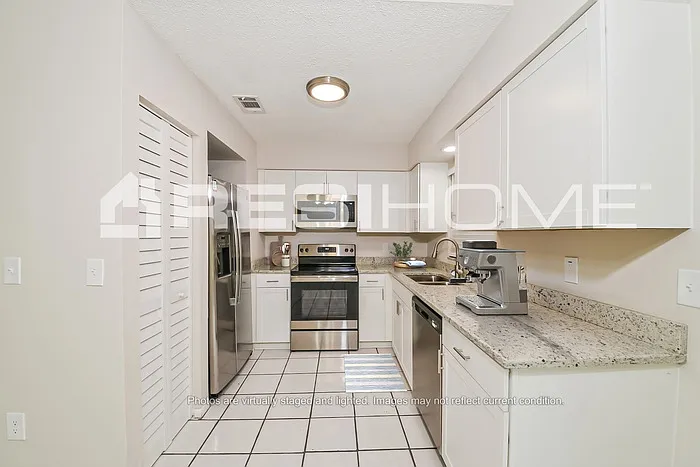 3 bed, 2.0 bath, 1248 sqft, $2,275 — Photo 2