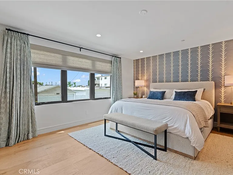 802 Bard St — Photo 14