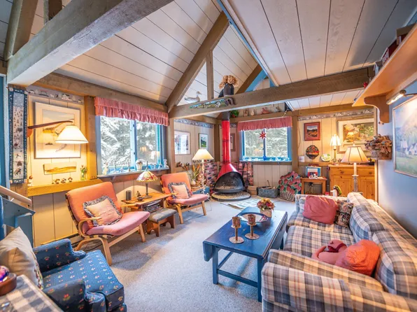 7 East Hill Road, Wilmington, VT 05363