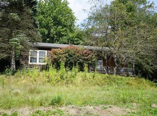 349 Logan Rd, Valencia, PA 16059