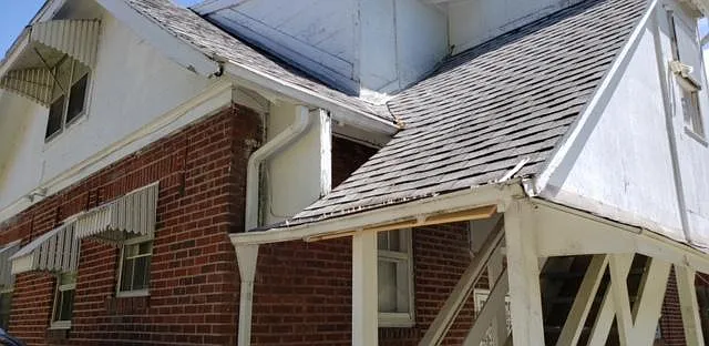 1095 E Wood St — Photo 12