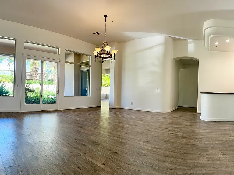 7460 E Tuckey Ln — Photo 19