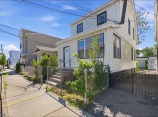 91 Willoughby St, Newark, NJ 07112
