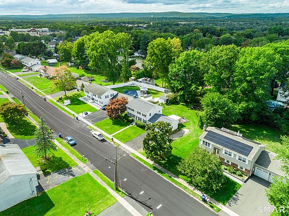 4th image of 17 Pequot Road