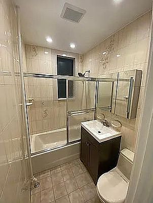 4th image of 25-29 33rd St #1