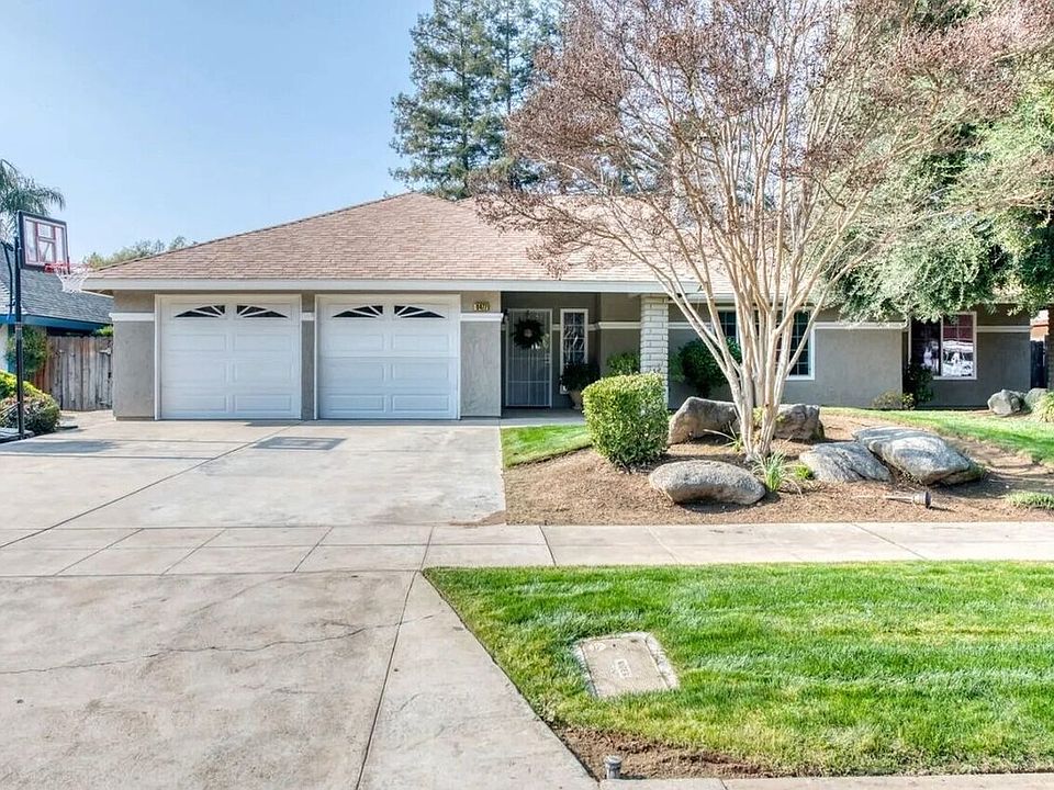 1st image of 8476 N Del Mar Ave