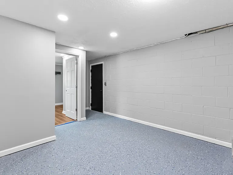 4505 Bancroft St — Photo 31