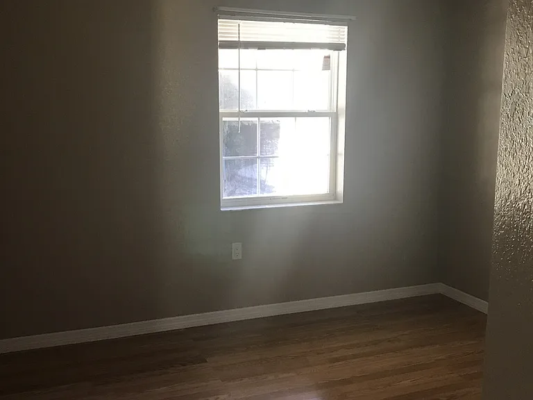 2854 Laurel Ave — Photo 7