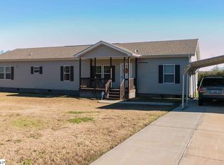 121 Ridge Rd, Wellford, SC 29385