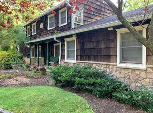 9 Lone Hill Pl, Dix Hills, NY 11746