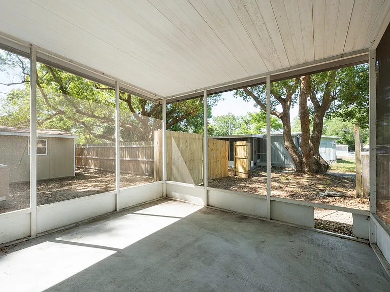 4235 Memphis Ave — Photo 12