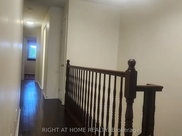 59 Havenhurst Cres — Photo 12