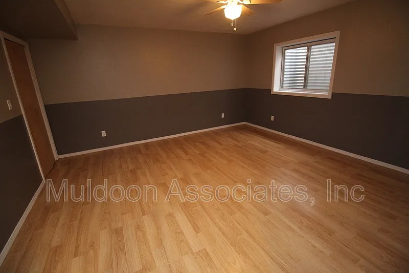 4 bed, 2.5 bath, 2200 sqft, $2,195 — Photo 2