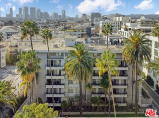 121 S Palm Dr APT 203, Beverly Hills, CA 90212