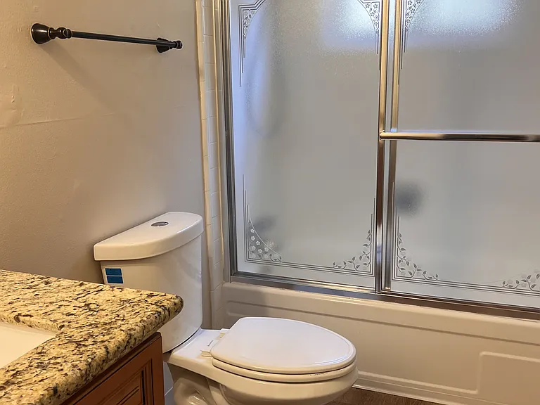 22322 Center St #5 — Photo 10
