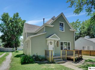 2763 E St, Lincoln, NE 68510
