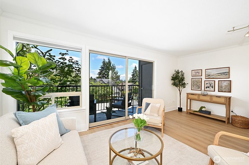 3rd image of 4219 Whitman Avenue N #4