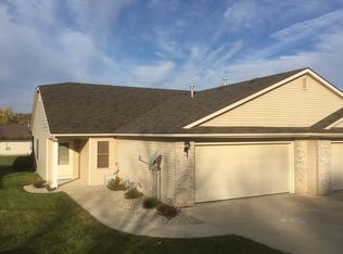 225 N Powers St, Angola, IN 46703